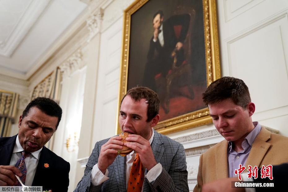 乔治?白（002687）：中标中信银行股份有限公司太原分行采购项目，中标金额为159.67万元