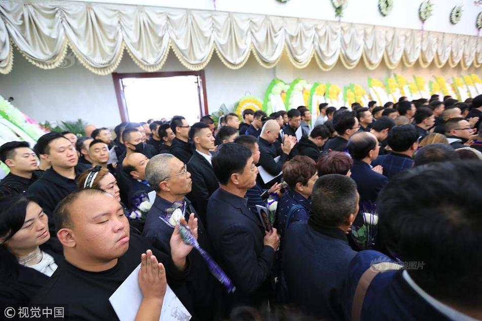 北{京}君正<：>9月18日高管李杰减持股份合计47万股