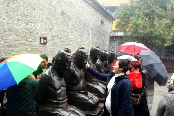 合盛硅!业陷亏损!之际，股东富达实业意欲套现离场