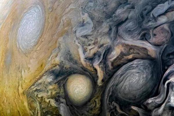 控股股东、实!控人筹划<重>大事项，超卓航科11月24日起停牌