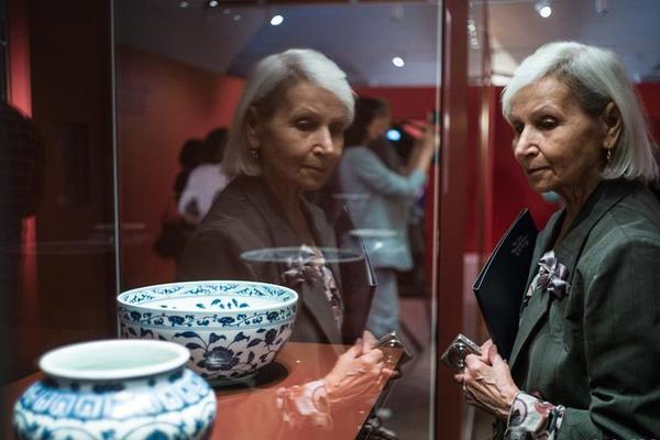 尾盘异动，鸿.蒙概念直线拉升—！固态电池新突破，资金加仓这些股