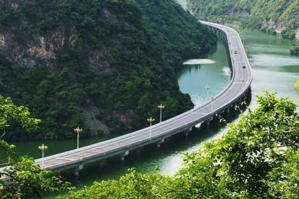 一辆车7.819万！刘强东的流量生意，套路没变