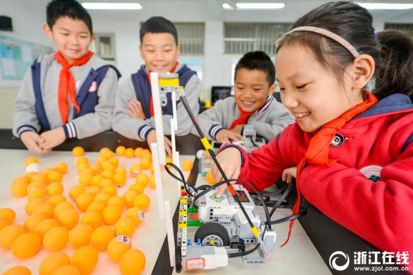 商务{部}：服务消—费已成为推动消费市场增长的重要力量