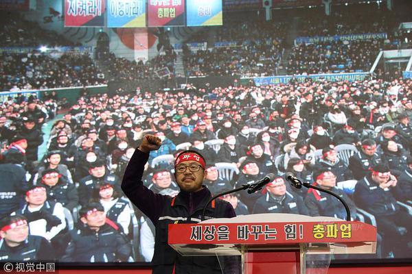 逼民主,党让<步>！白宫威胁“玩真的”：若政府关门将永久裁员